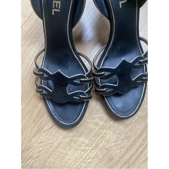 Vintage CHANEL Black Strap Slingback Heels with Logo Motif - Picture 5 of 7